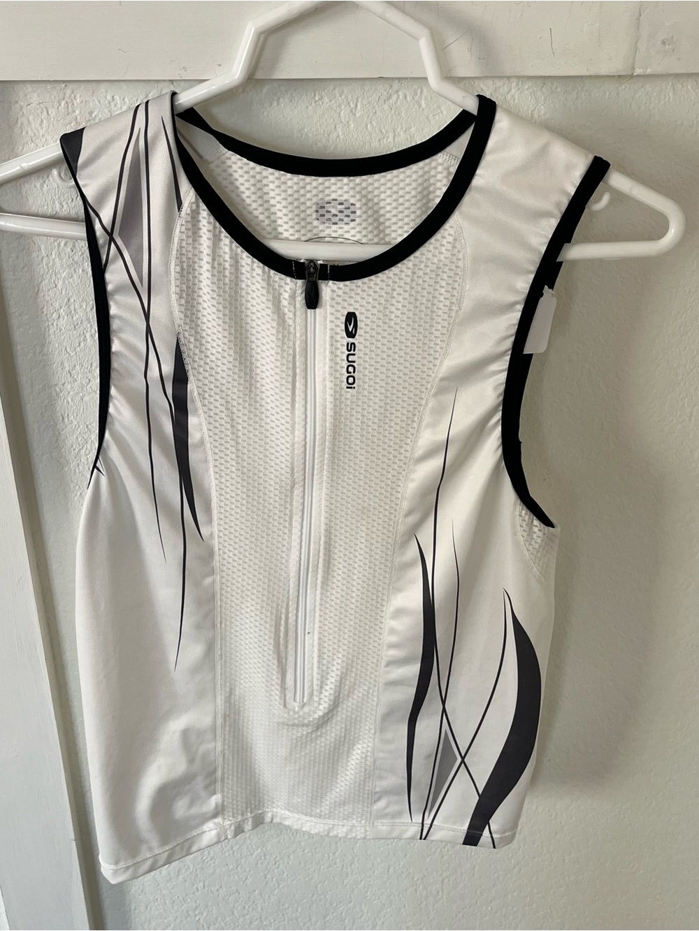 Sugoi Men's Medium Sleeveless Cycling Jersey